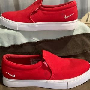 Nike slip ons 8.5